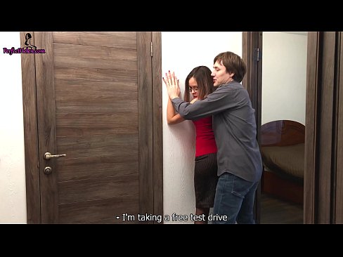 ❤️ Sexig fastighetsmäklare drar sensuellt av sig fittan och knullar medan hon säljer sin lägenhet - Krempai ❌ Pornvideo at sv.pornjk.ru ️❤